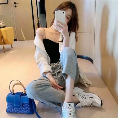 洞里的月亮 在线观看
